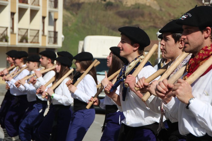 Talai dantzariak herrian zehar  - 23