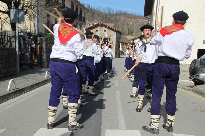 Talai dantzariak herrian zehar  - 39