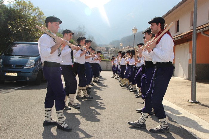 Talai dantzariak herrian zehar  - 13