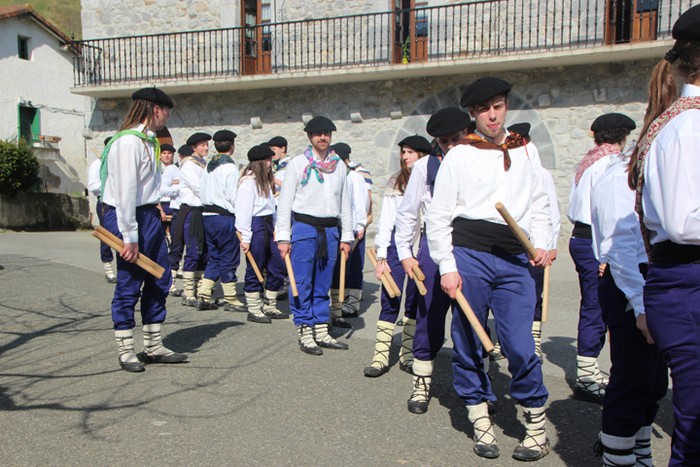 Talai dantzariak herrian zehar  - 7