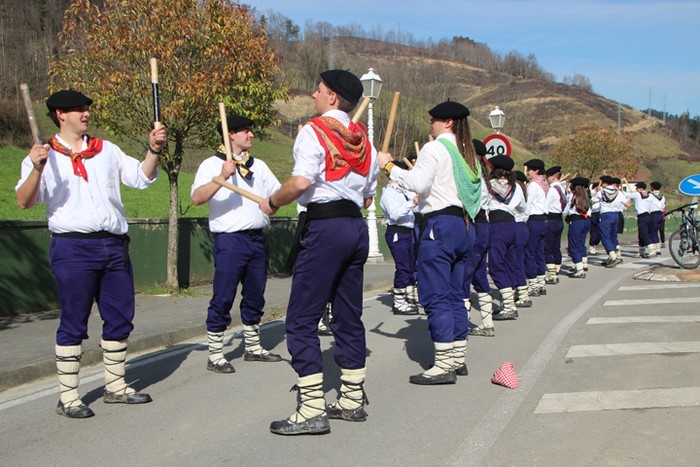 Talai dantzariak herrian zehar  - 10