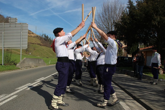 Talai dantzariak herrian zehar  - 5