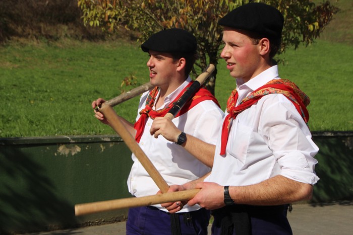 Talai dantzariak herrian zehar  - 9