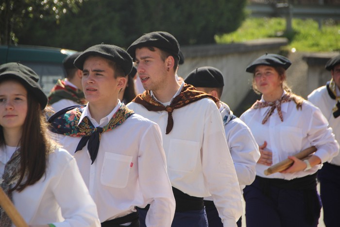 Talai dantzariak herrian zehar  - 16