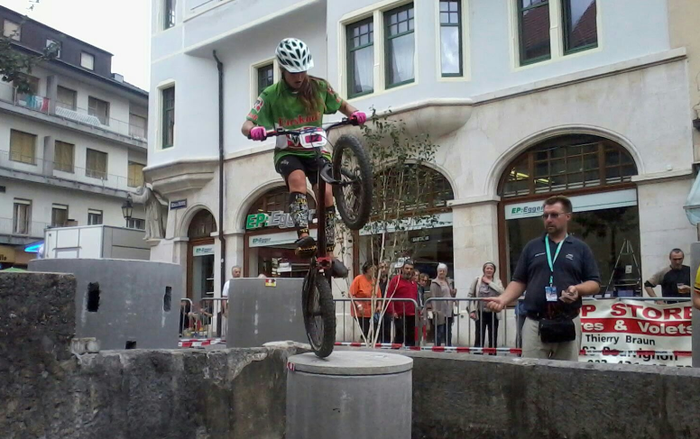 Irene Caminos, seigarren Suitzan