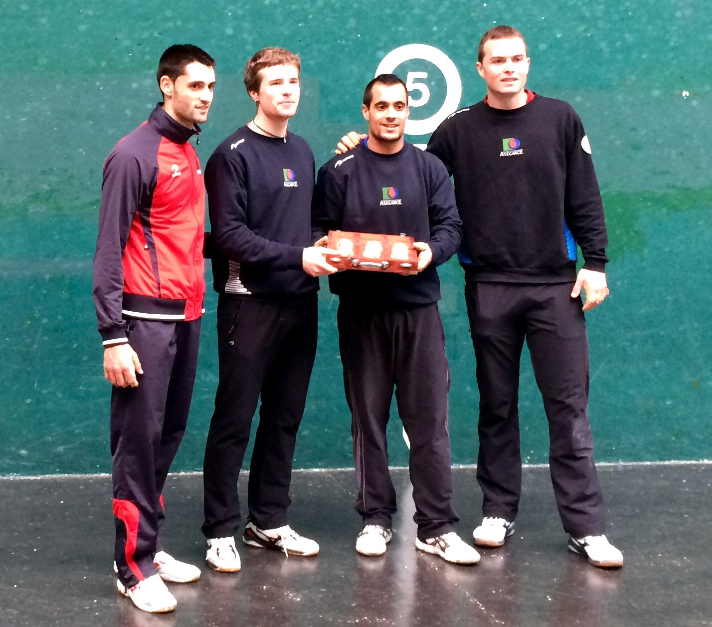 Pilota hautaketa Inauterietarako 2