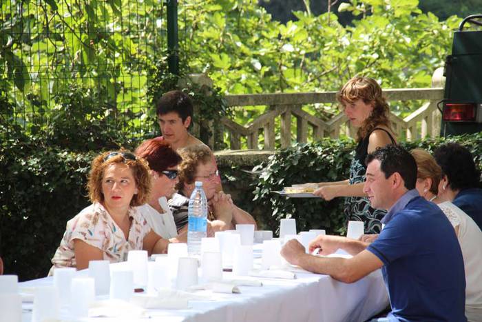 Larraulen hamaiketakoa eta ume jolasak 4 1438609679696