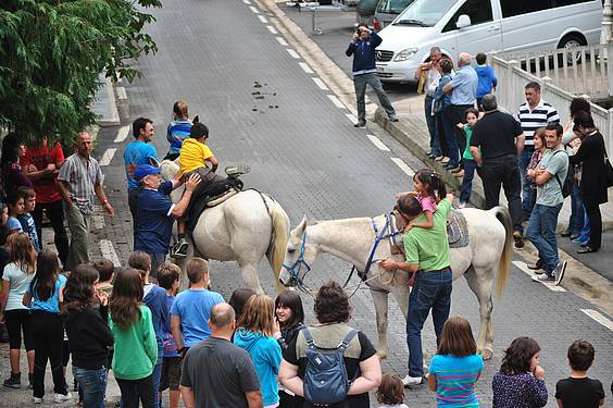 Jende ugari Ugarteko jaietan 2 1380995954071