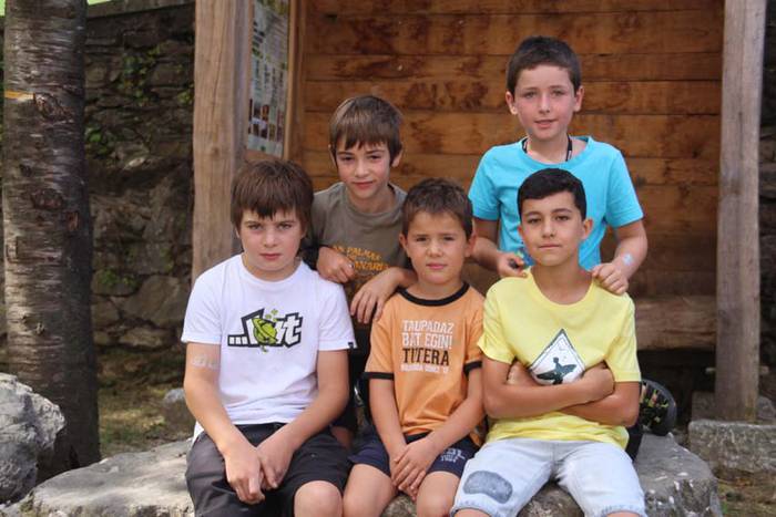 Larraulen hamaiketakoa eta ume jolasak 8 1438609680976