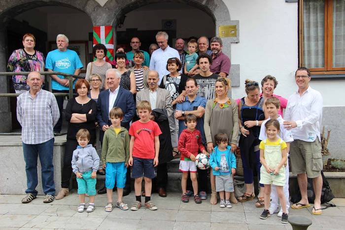 Senidetze eguna, urrats bat gehiago  2 1433694795306