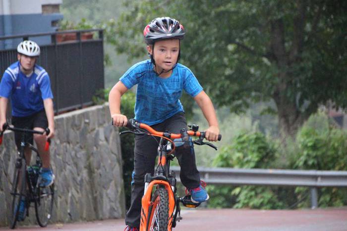 alkizako jaiak 2015 txirrindulari lasterketa 6 1442059289472