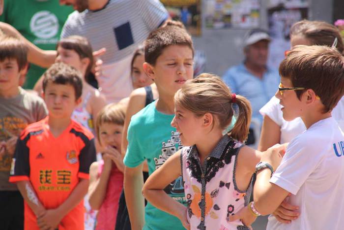 Larraulen hamaiketakoa eta ume jolasak 20 1438609684867