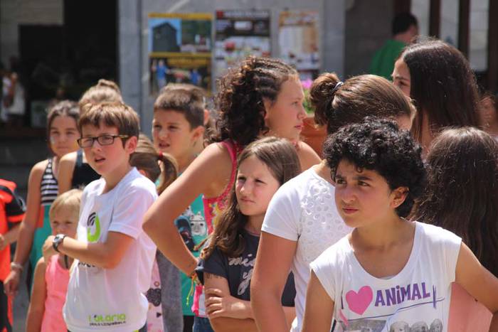 Larraulen hamaiketakoa eta ume jolasak 21 1438609685171