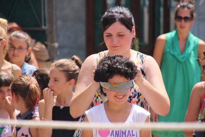 Larraulen hamaiketakoa eta ume jolasak 29 1438609687757