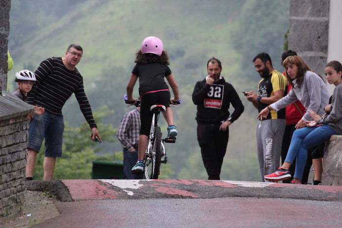 alkizako jaiak 2015 txirrindulari lasterketa 13 1442059292129