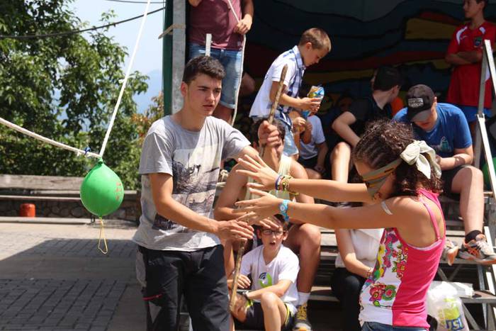 Larraulen hamaiketakoa eta ume jolasak 40 1438609691149