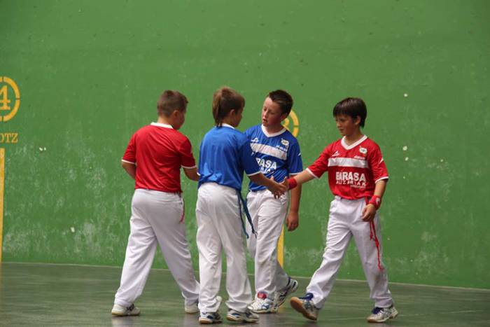 Andra Mari eguna Albizturren 7 1439642371188