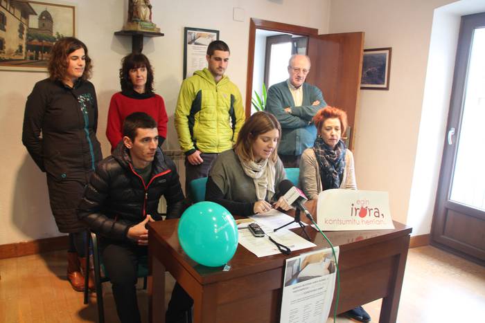 «Egin Irura, kontsumitu herrian»