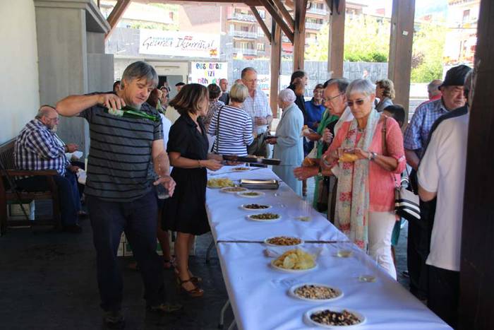 Ikaztegietako txakolin dastaketa 3 1439202962049