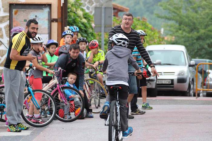 alkizako jaiak 2015 txirrindulari lasterketa 18 1442059293872