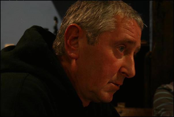 «Mila eratara saiatzen dira gu izorratzen, baina barruan kolektiboa indartsu dago»