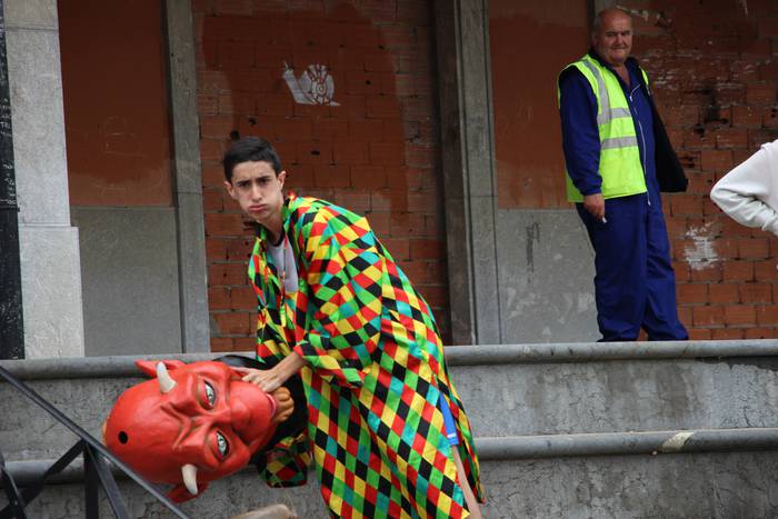 Buruhandiekin eta erraldoiekin aztoratuta 12 1433697622264