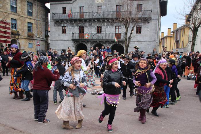 Eskolak argazki galeria 24 1423852801114