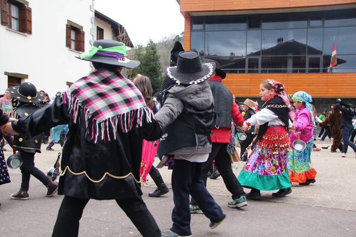 Eskolak argazki galeria 25 1423852802696