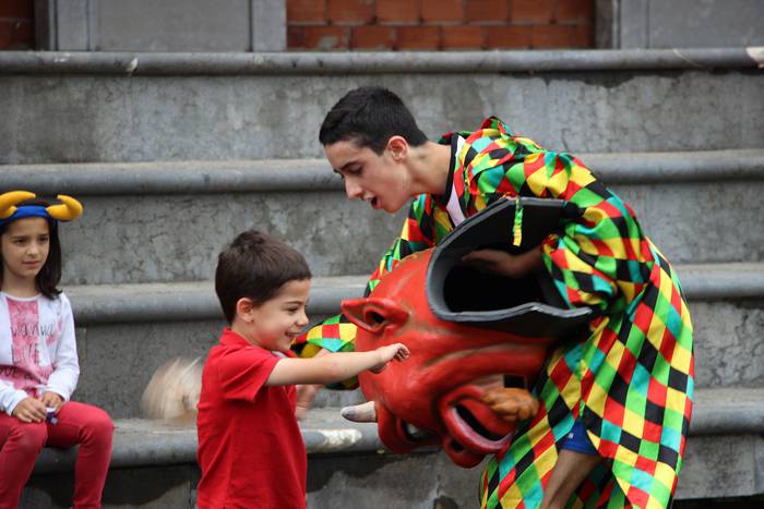 Buruhandiekin eta erraldoiekin aztoratuta 19 1433697664863