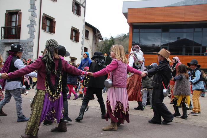 Eskolak argazki galeria 27 1423852805518