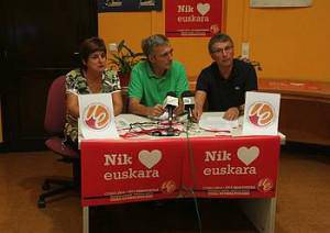"Euskara maitatzea, euskara jakin eta erabiltzea da"