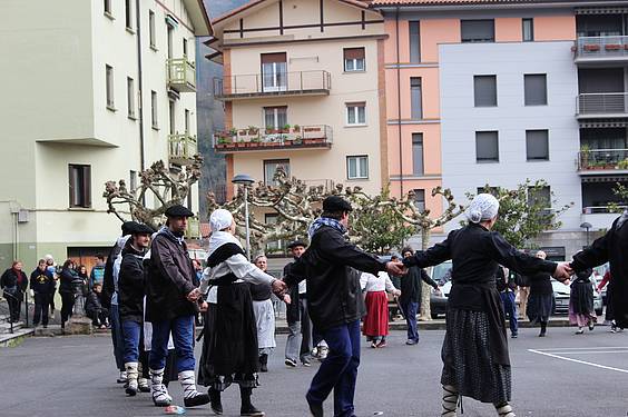 anoeta dantza soko eguna 2015 16 1423326066254