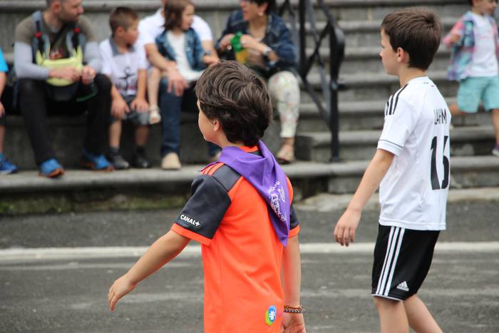 Buruhandiekin eta erraldoiekin aztoratuta 27 1433697715195