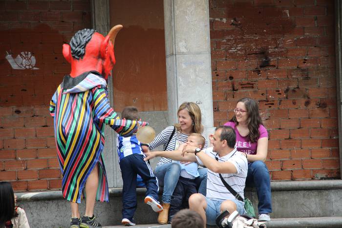 Buruhandiekin eta erraldoiekin aztoratuta 29 1433697727742