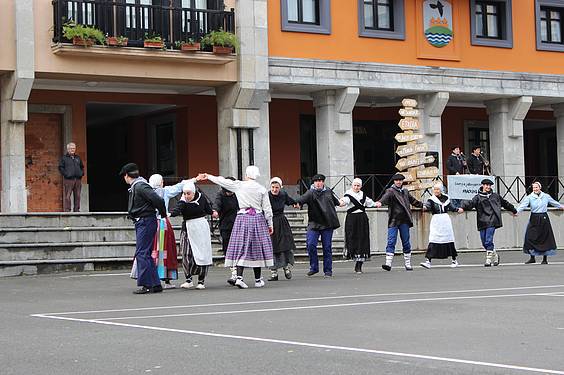 anoeta dantza soko eguna 2015 27 1423326072512