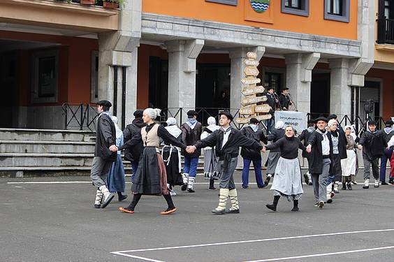 dantza soka eguna 20152 1 1423326169488