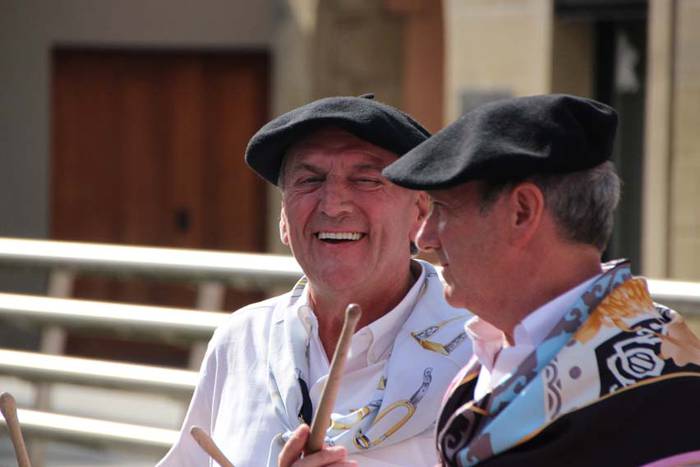 Inude eta artzaien konpartsa 2015 6 1438007543263