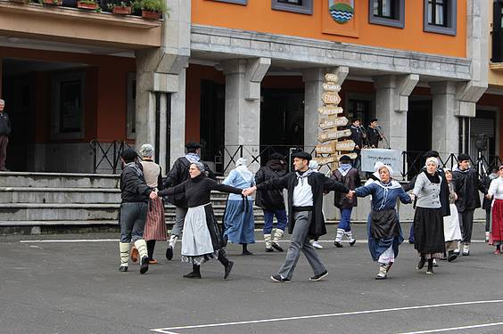 dantza soka eguna 20152 2 1423326170678