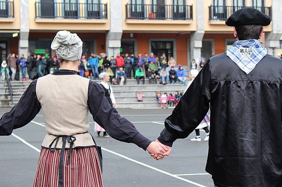 dantza soka eguna 20152 7 1423326173124