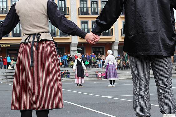 dantza soka eguna 20152 10 1423326174980