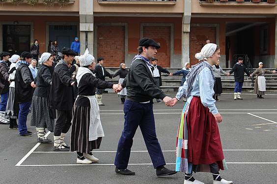 dantza soka eguna 20152 15 1423326177840