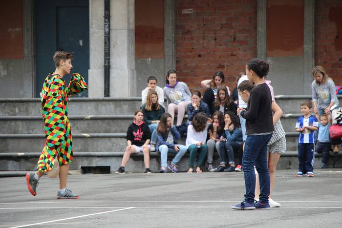 Buruhandiekin eta erraldoiekin aztoratuta 35 1433697764516