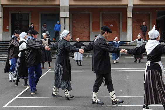 dantza soka eguna 20152 16 1423326178608