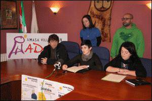 ‘Berria’ri ziztada eman nahi diote herritarrek elkarlanean