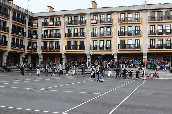 dantza soka eguna 20152 22 1423326182174