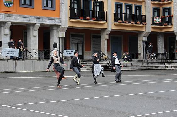 dantza soka eguna 20152 23 1423326183025