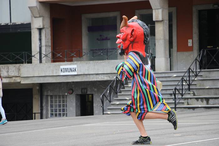 Buruhandiekin eta erraldoiekin aztoratuta 41 1433697801430