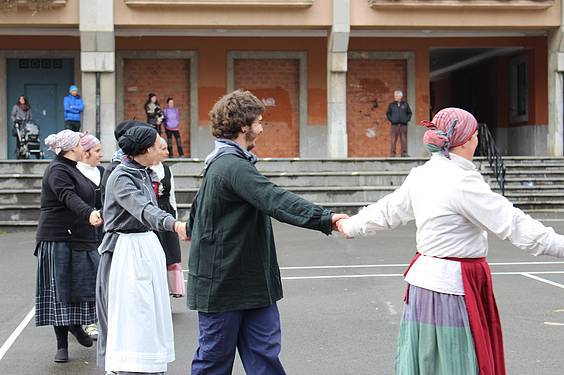 dantza soka eguna 20152 27 1423326185406