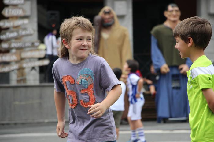 Buruhandiekin eta erraldoiekin aztoratuta 43 1433697813952