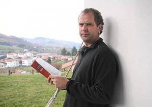 "Betidanik harritu nau hizkuntzaren sorrerak"